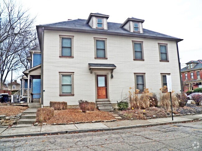 Building Photo - 1190 Forsythe Ave