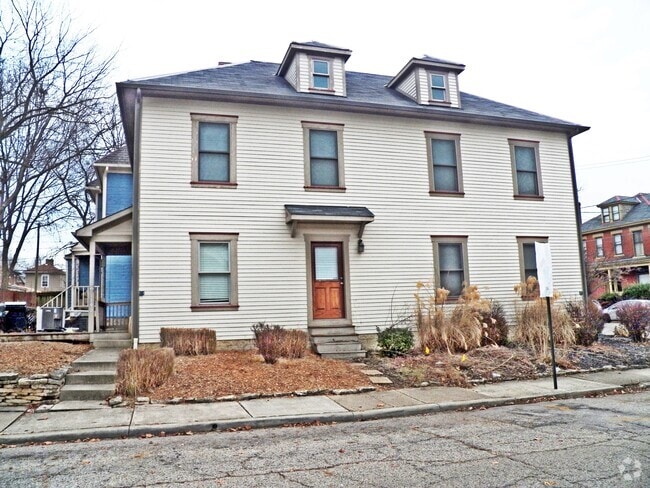 Building Photo - 1190 Forsythe Ave