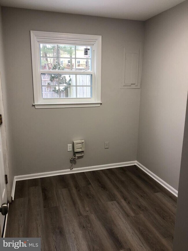 Foto del edificio - 526 Barrington Ct