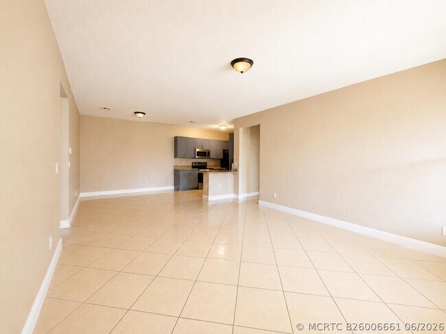 Foto del edificio - 3549 Forest Hill Blvd