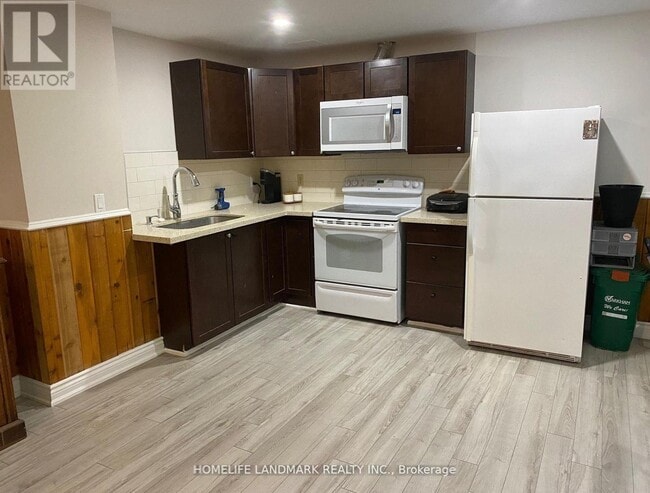 Building Photo - 1872 Parkside Dr