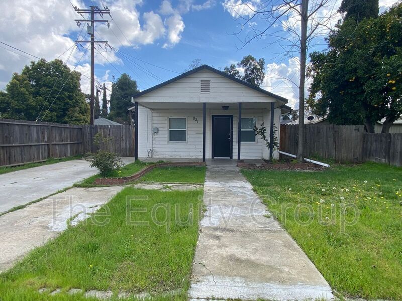 Primary Photo - 821 W Houston Ave