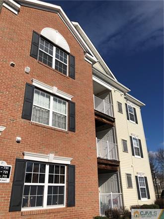 Building Photo - 731 Cedar Ct