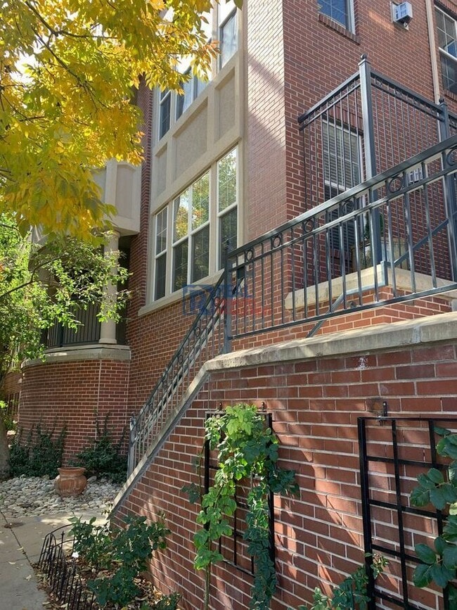 Foto del edificio - 1489 Steele St