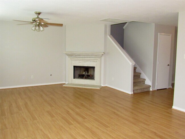 Building Photo - 3231 Stoneydale Ln