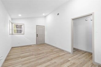 Building Photo - 1503 Ave P