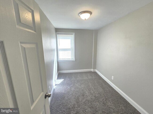 Foto del edificio - 3908 Erdman Ave
