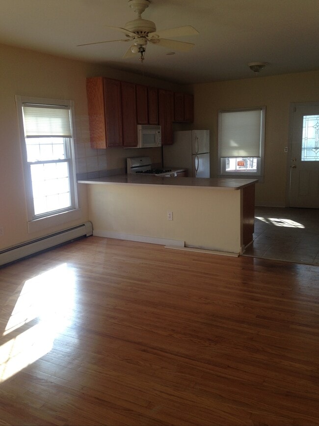 Open living room - 929 Avery Ave