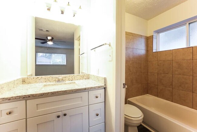 Foto del edificio - 7230 Dew Mist Ln