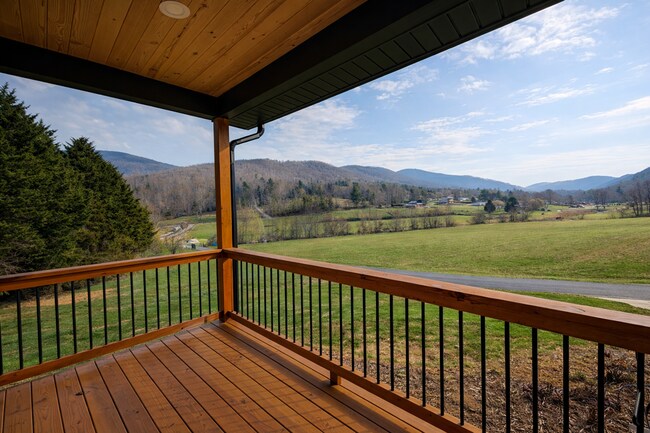 Foto del edificio - Fairview Rental! - Two Occupants Max