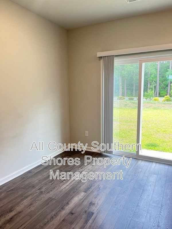 Building Photo - 2879 Pegasus Pl