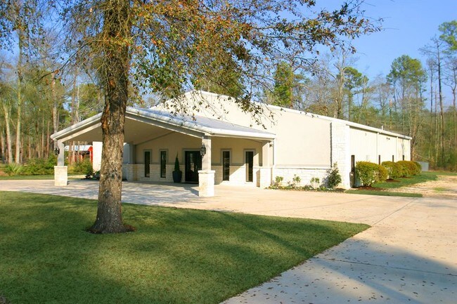 Foto del edificio - 15479 Pin Oak Dr