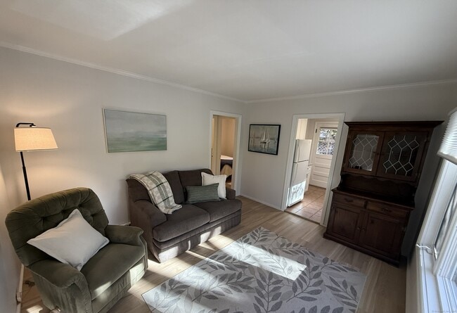 Building Photo - 11 Bogus Hill Rd