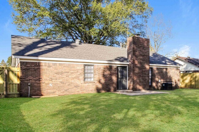 Building Photo - 5734 Willow Springs Dr