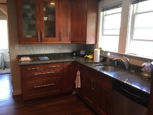 Building Photo - 58 Olney St