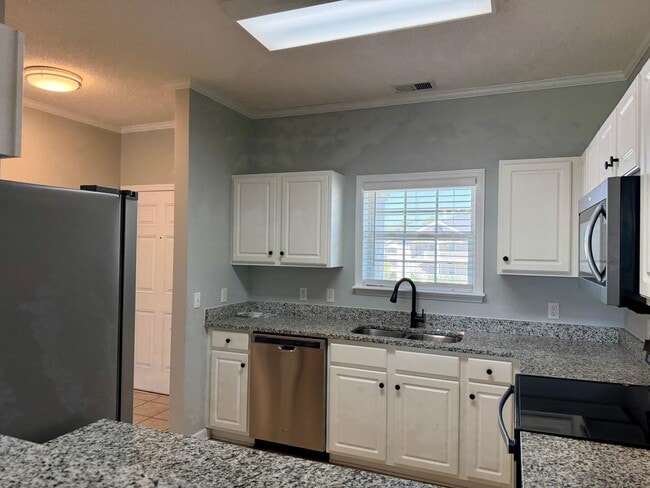 Building Photo - 5801 Oyster Catcher Dr