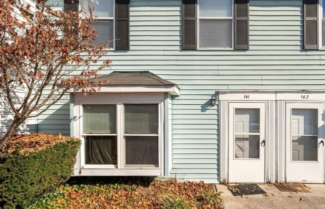 Building Photo - Spacious Townhouse in Blacksburg, VA.