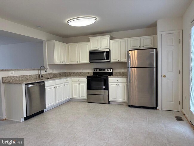 Foto del edificio - 109 Merrill Ct