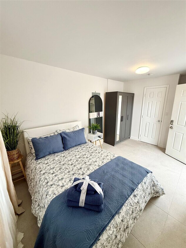 Foto principal - 2420 SW 11th St