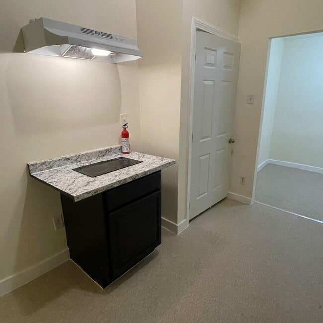Foto del edificio - Room available in rooming house - Brockton
