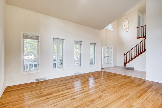 Building Photo - 720 Stonebridge Drive, Bolingbrook, IL 60490