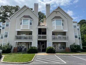 Building Photo - 100 Windsor Ln