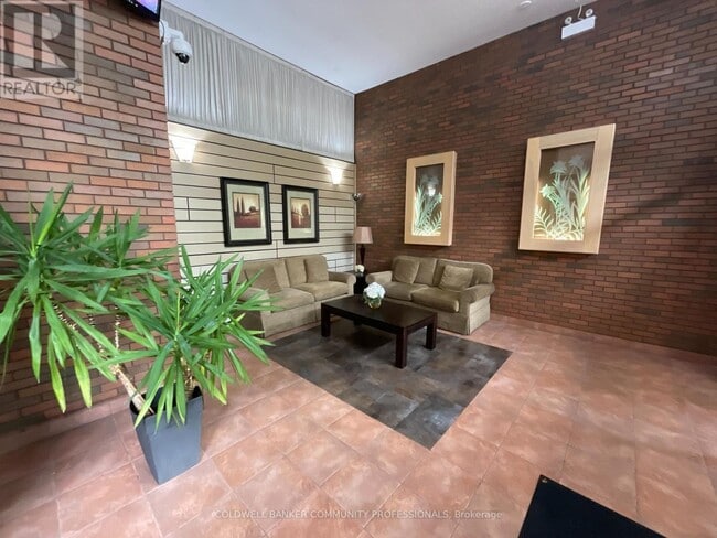 Photo du bâtiment - 222 Jackson St W