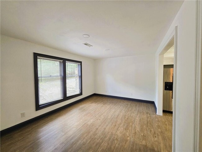 Foto del edificio - 26 Annette Ln