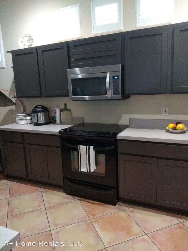 Building Photo - 3 br, 2 bath House - 834 Lake Evalyn Dr
