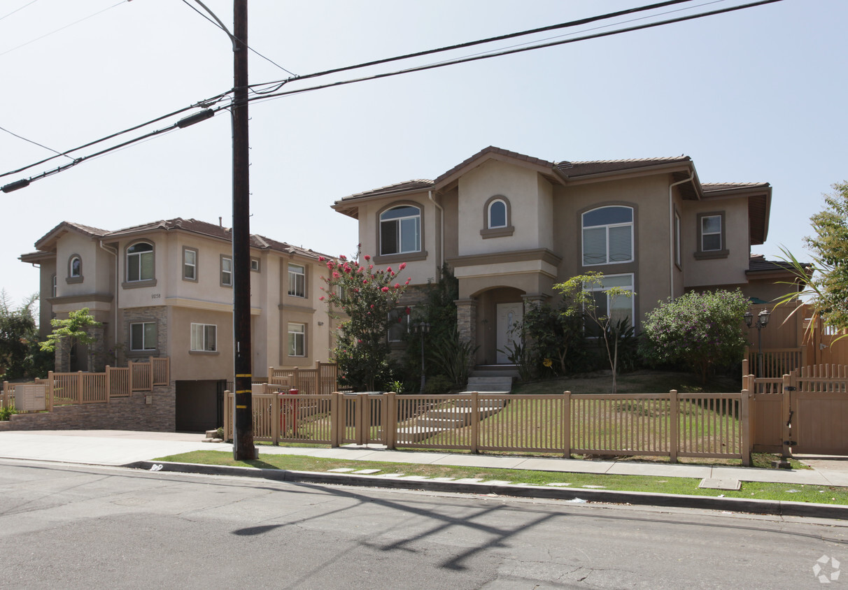 Primary Photo - 9252-9260 Elm Vista Dr