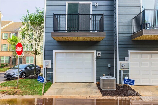 Foto del edificio - 6130 Cleburne Ct