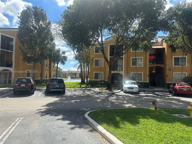 Building Photo - 3211 Sabal Palm Manor