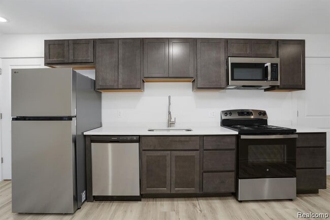 Building Photo - 799 E Grand Blvd