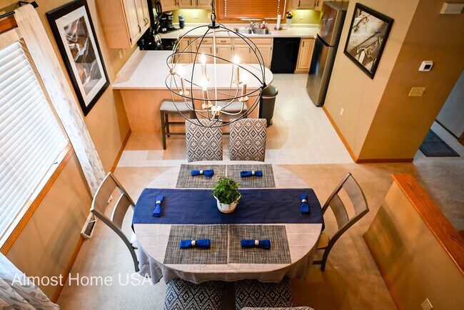 Foto del edificio - 2119 Cloudview Ct