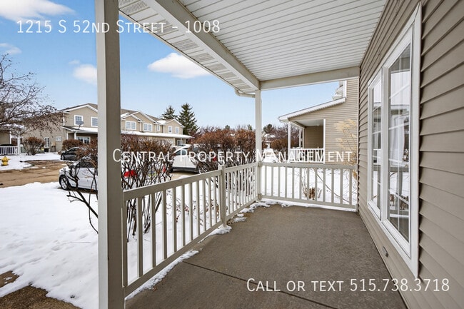 Building Photo - 1215 S 52nd St