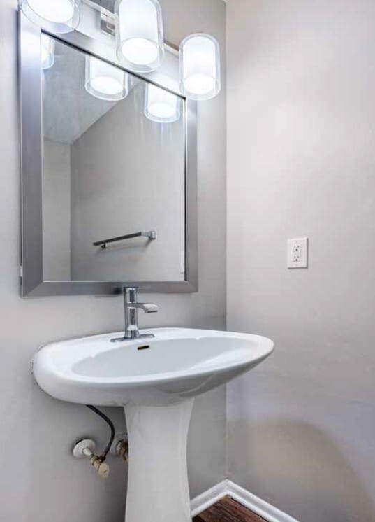 Building Photo - 320 Spruce St