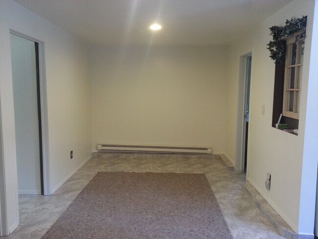 Building Photo - 67 S Swezeytown Rd