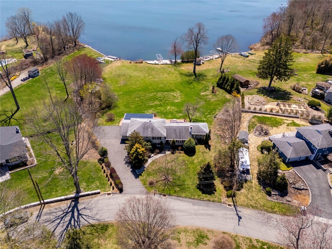 Foto principal - 34 Seven Oaks Ln