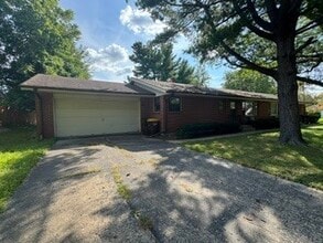 Building Photo - 5213 Village Ct