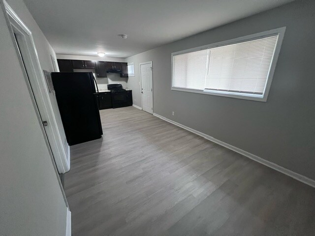 Foto del edificio - 404-406 Kelton Ave