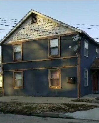 Building Photo - 2410 NE Thomas Ave
