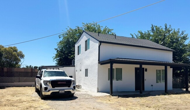 Building Photo - 2400 River Rd