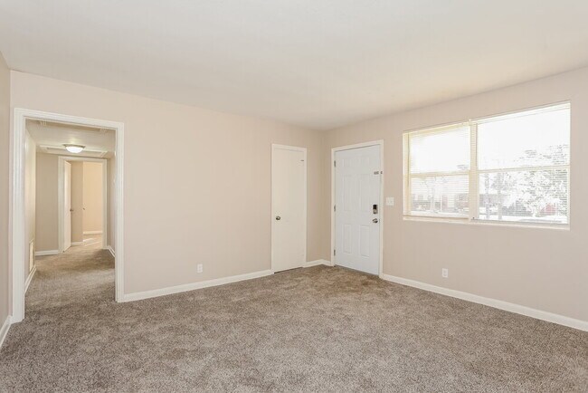 Building Photo - 1339 Labelle St