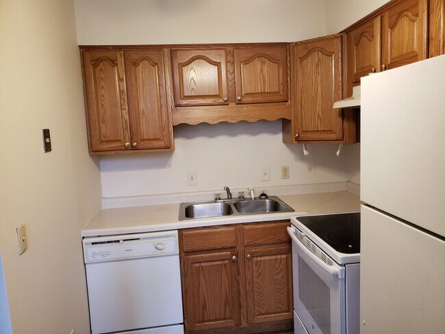 Foto del edificio - 1 Bedroom, 1 Bath Townhouse LeClaire, IA