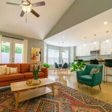 Building Photo - 133 S Pinyon Point