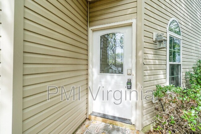 Building Photo - 4620 Lee Ave