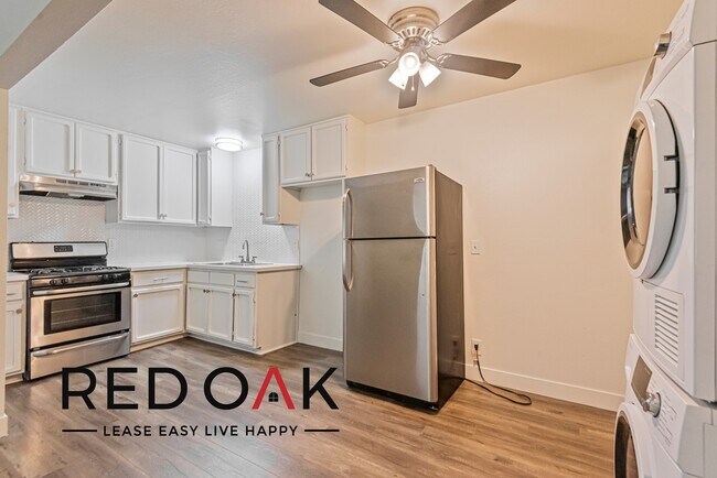 Foto del edificio - Cheerful, Spacious One Bedroom With Tons o...
