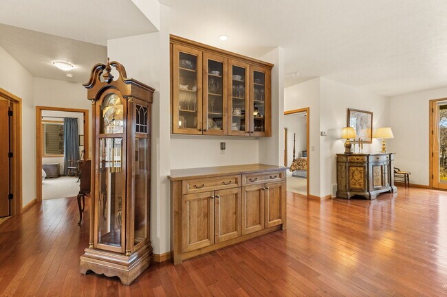 Foto del edificio - 3300 Graf St