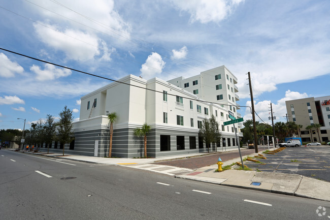 Foto del edificio - Madison Heights