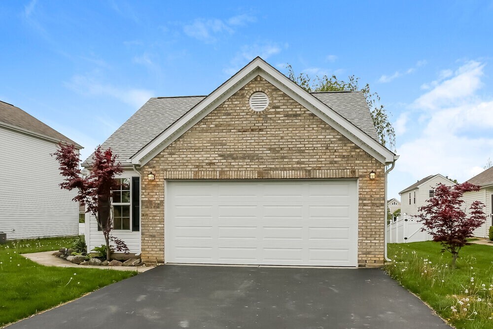 Foto principal - 3216 Canyon Bluff Dr